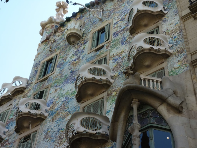 réalisations de l'architecte catalan Antoni Gaudí -Barcelone (13) (Personnalisé).JPG